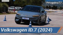 Volkswagen ID.7 2024 - Maniobra de esquiva (moose test) y eslalon | km77.com