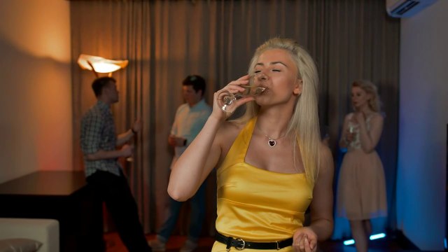 mixkit-woman-flirting-with-a-man-at-a-party-4662-hd-ready