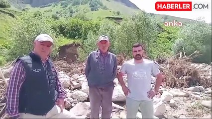 Artvin'de Şiddetli Yağmur Sonrası Köy Yolu ve Arazi Yolları Kapandı