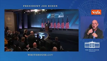 Biden si confonde e chiama Kamala Harris "vicepresidente Trump" al vertice Nato