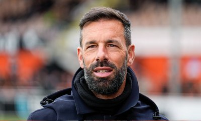 AR OOV RUUD MAN U & VAN 120724