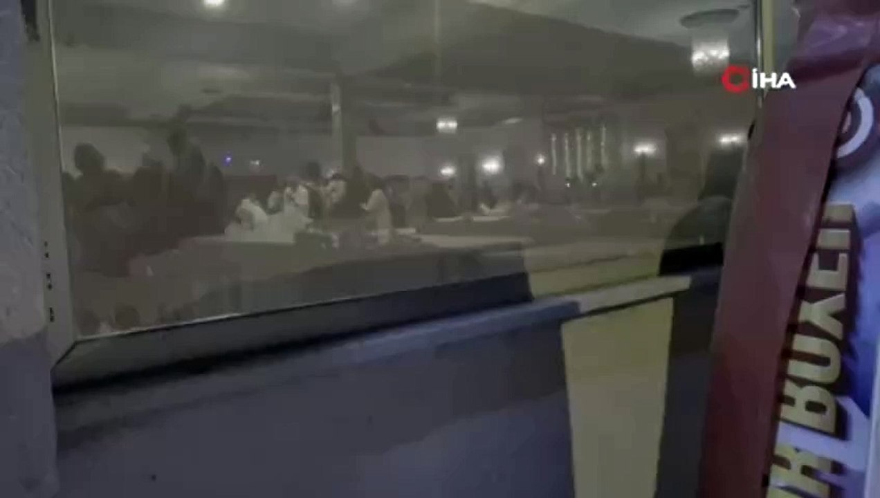 Düğünde ortalık savaş alanına döndü, sandalyeler havada uçuştu! Dört yaralı
