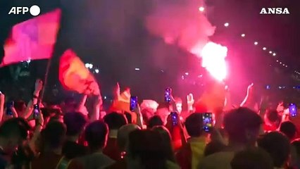 Euro 2024, Madrid: gli spagnoli festeggiano la vittoria in piazza Cibeles