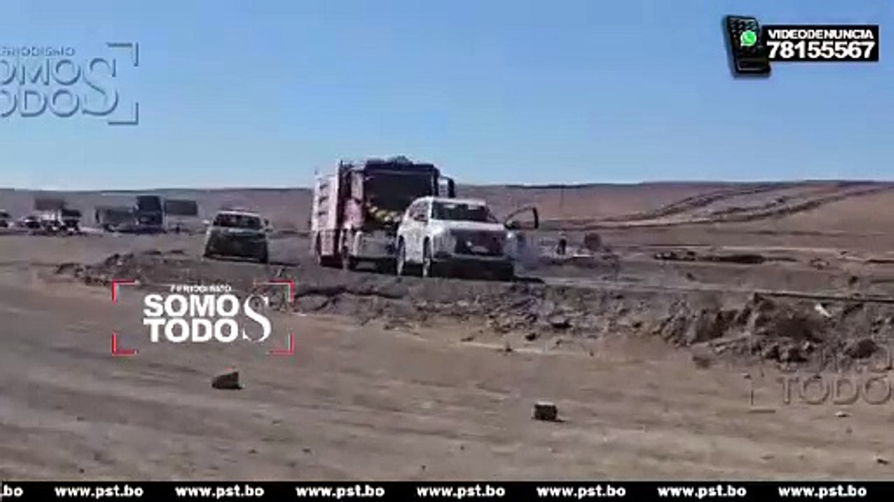 BUS BOLIVIANO VUELCA EN LA RUTA A CALAMA Y ANTOFAGASTA