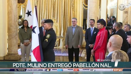 Entregan el Pabellón Nacional a atletas que participarán en Juegos Olímpicos 2024