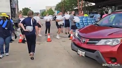 Houston senza corrente dopo l'uragano Beryl, residenti disperati