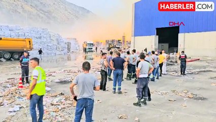 Aydın'ın Söke ilçesinde kağıt fabrikasında yangın çıktı