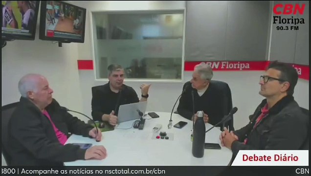 Rodrigo Faraco comenta diferenças entre Hygor e Vagner Love, atacantes do Avaí