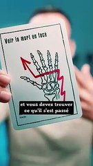 Des Os Qui Brillent Dans Le Noir