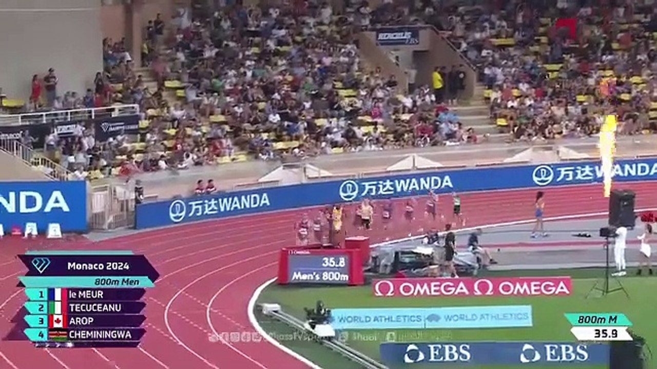 سحاتي يفوز بسباق 800 متر
