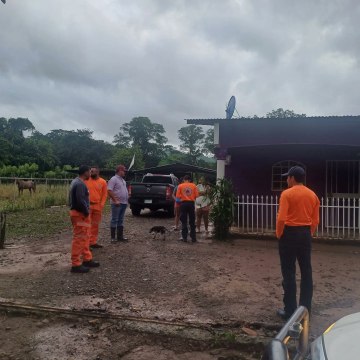 Varias familias resultaron afectadas por las fuertes lluvias en Tonosí