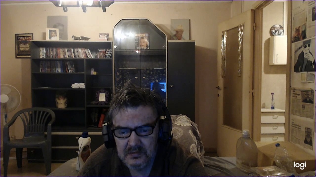 SOPHION PLEURNICHE ENCORE  ON VA DIRE QUELQUE VERITE  SUR ELLE