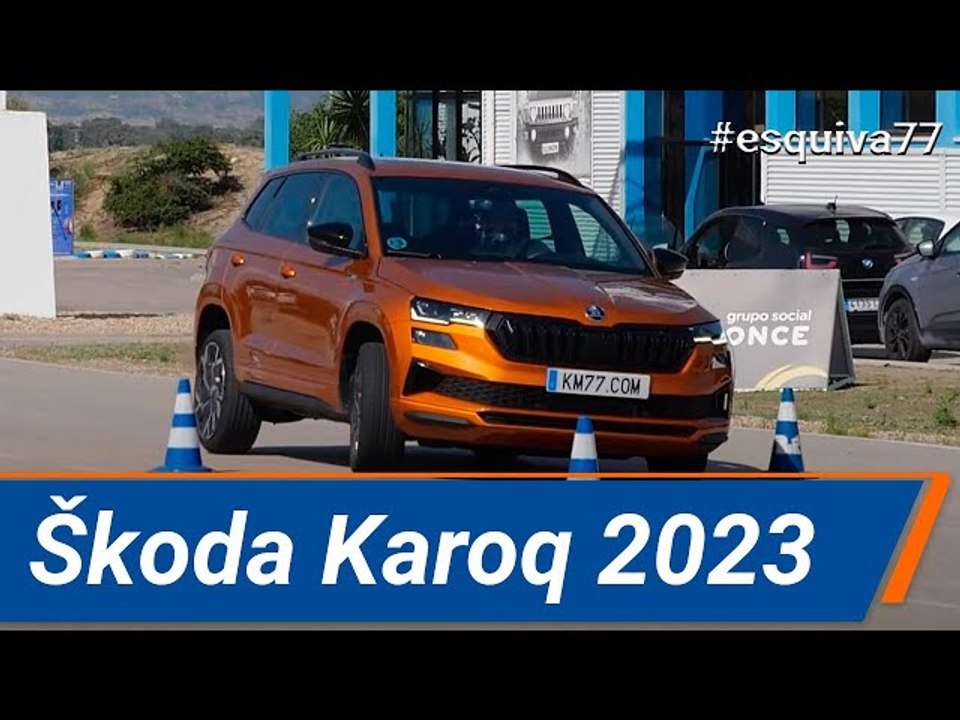 Škoda Karoq 2023 - Maniobra de esquiva (moose test) y eslalon | km77.com