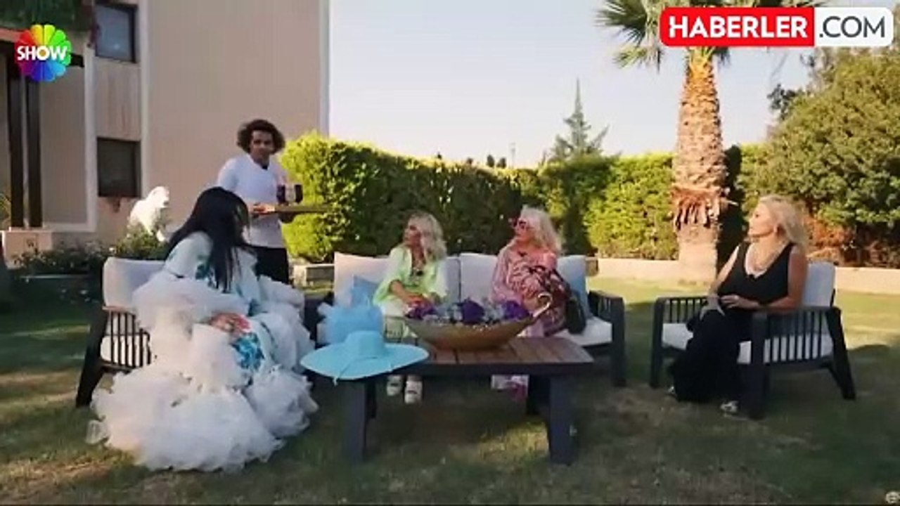 Bülent Ersoy'un garsona "Çirkinsin" demesi tepki çekti