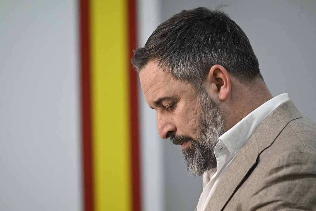 Las Noticias de La Trinchera. Los menas hacen naufragar a Vox