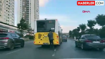 İETT Otobüsüne Tutunan Patenci Trafiği Tehlikeye Attı