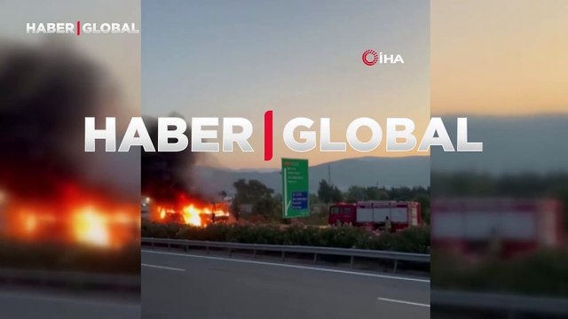Seyir halindeki otobüs bir anda alev alev yandı! Son anda kurtarıldılar