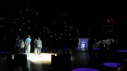France - Show pyrotechnique, danse, standing ovation : l'hommage à Tony Parker