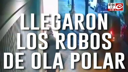 Robos de la ola polar: prefirió sacarle la campera en vez del celular