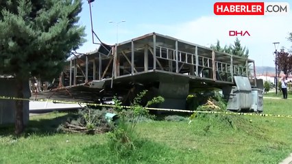 Ankara'da fırtınada devrilen reklam panosuyla ilgili soruşturma başlatıldı