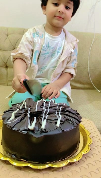 Cake cutting