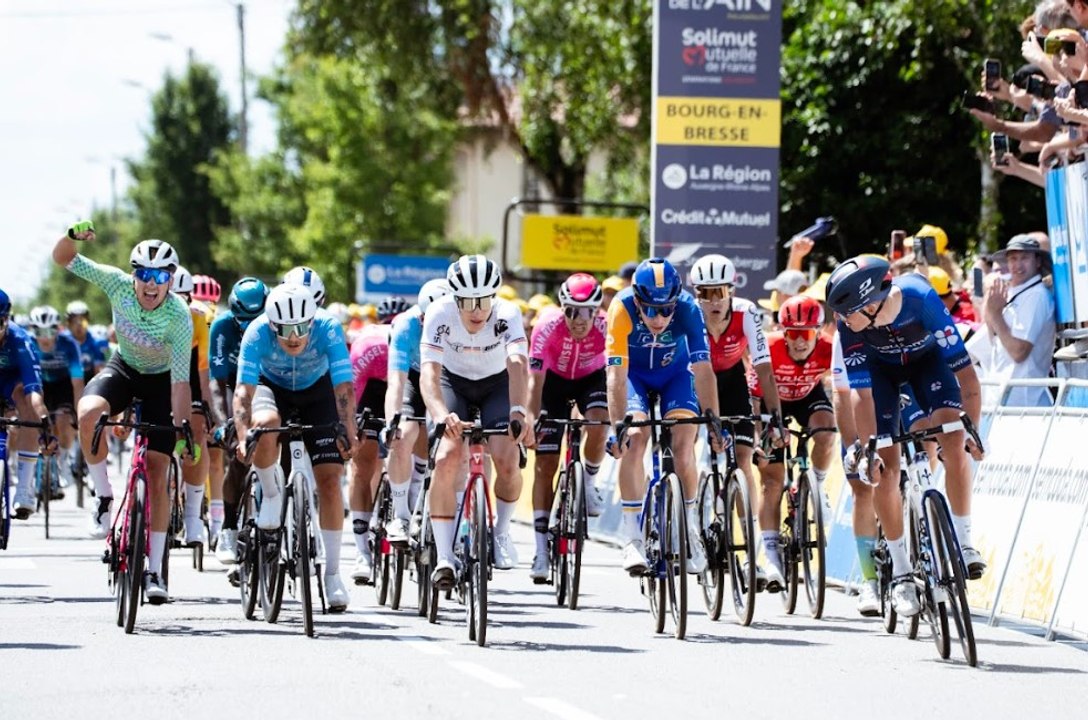 Cyclisme - Tour de l'Ain 2024 - Un dernier kilomètre fou... Fergus Browning piège les sprinteurs et Laurence Pithie sur la 1ère étape