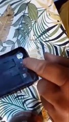 cambiando antenas de tapa trasera en celular Motorola