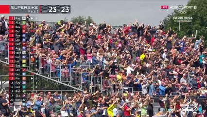 Toprak Razgatlıoğlu, İngiltere'de ilk yarışı birinci bitirdi