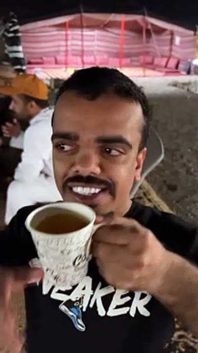 الشاي الساخن