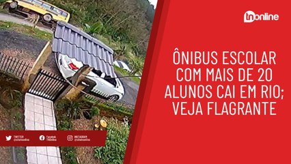 Ônibus escolar com mais de 20 alunos cai em rio; veja flagrante