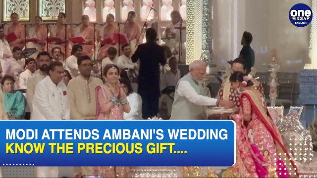Anant-Radhika Wedding: Prime Minister Narendra Modi Blesses Newlyweds at 'Shubh Aashirwad' Ceremony