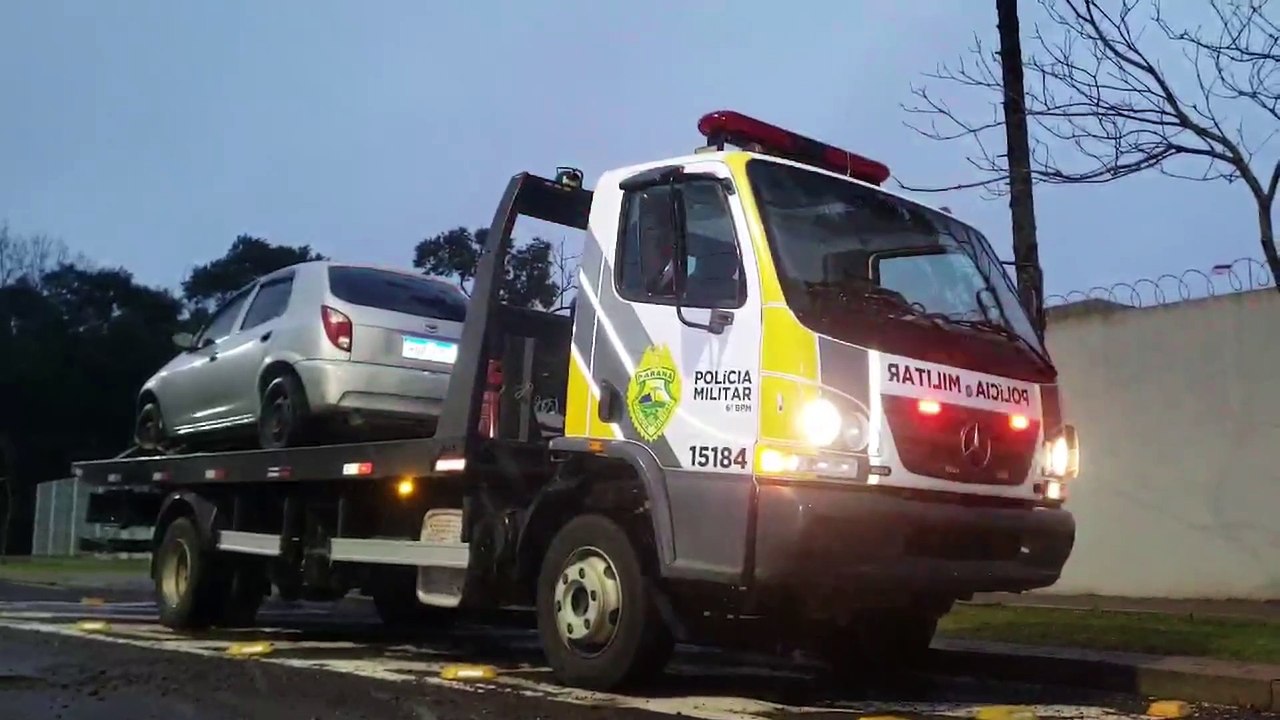 Celta com placas adulteradas é apreendido pela Polícia Militar