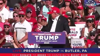 Atentado contra Trump en Pensilvania: evacuado con sangre en la cabeza