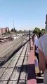 Pasajeros bajados de su tren camino a Sevilla