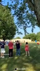 TRUMP撃たれる  こんなわかりやすい位置から撃つ？ 気付かない護衛も無能。やはり安倍さんと同じ様な事 横を向いていたのが救い。#trump #銃撃 #暗殺未遂 #America