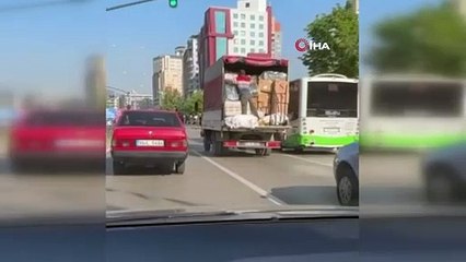 Görüntüler Bursa'dan... Tehlikeli taşımacılık kamerada