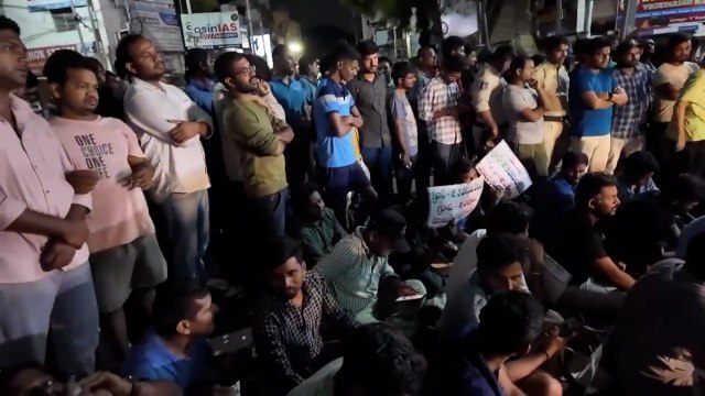 DSC Postpone చెయ్యాల్సిందే Hall Tickets వచ్చినా వెనక్కి తగ్గని Candidates | Oneindia Telugu