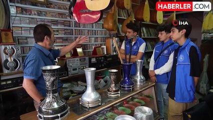 Müziğin Altın Çağına Yolculuk: Binlerce Plak ve Kaset ile Geçmişi Yaşatan Koleksiyoncu