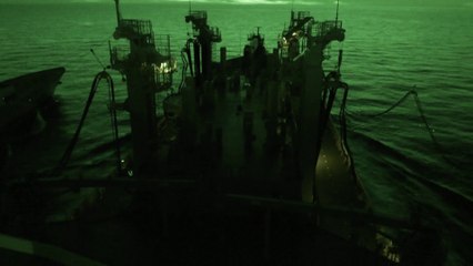 Comment se passe un ravitaillement de nuit en pleine mer sur le Jacques Chevallier?