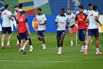 AR OOV SPAIN CARDS 140724