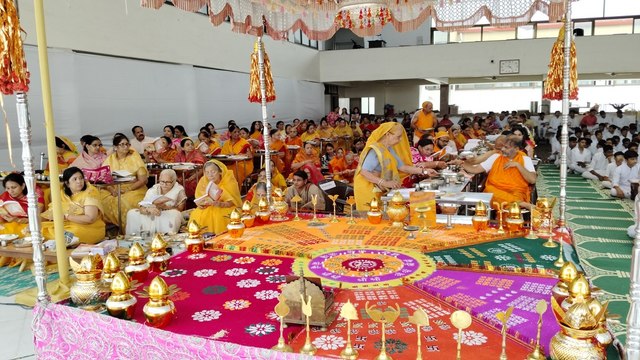 जैन मंदिरों में झण्डारोहण के साथ अष्टानिका महापर्व शुरू