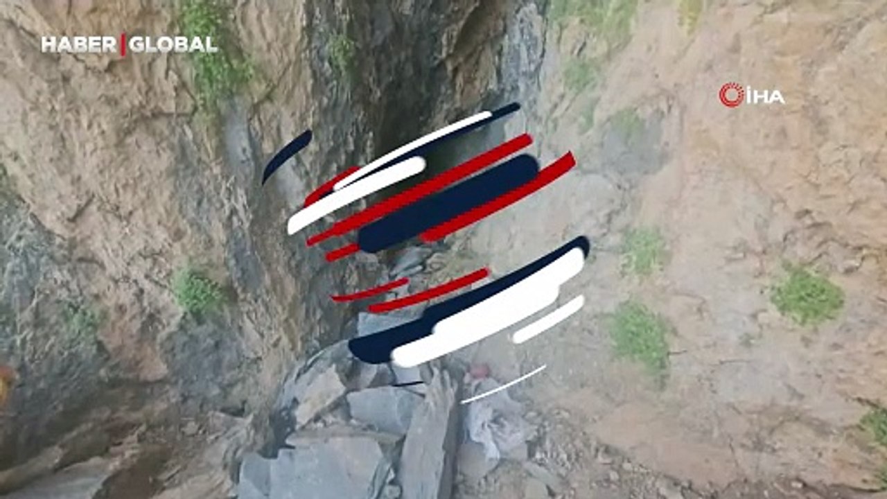 Kilit kapanıyor, teröristlerin mağara ve sığınakları başlarına yıkılıyor! 2'si daha tespit edildi