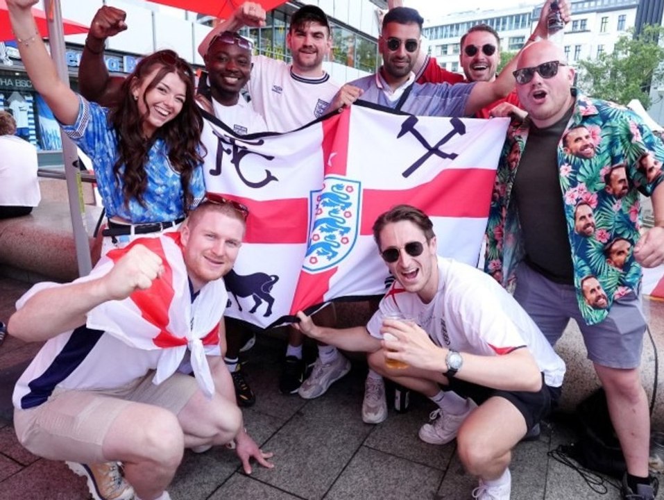 Fußball-Fieber in Berlin: Fans stimmen sich auf EM-Finale ein
