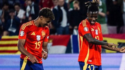 Navas, Olmo and Oyarzabal greet fans ahead of Euro 2024 final