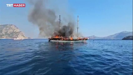 Marmaris'te tur teknesi yandı: 14 yaralı