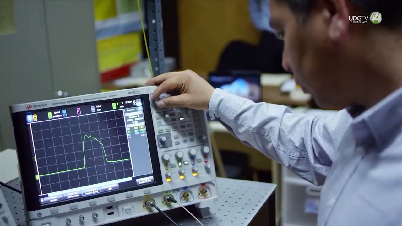 Crean fondo millonario para becas de posgrados en la Universidad de Guadalajara