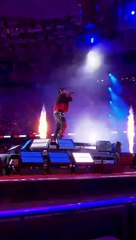 Así se le fue el “gallo” a Anuel AA en La Velada del Año ¿No sabe cantar?