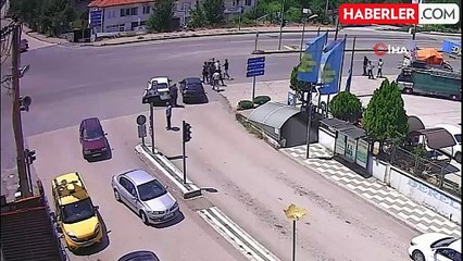 Trafikte eşine küfür eden şahıslarla kavga etti, 3 kişiyi böyle hastanelik etti