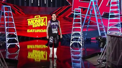 WWE - Liv Morgan continues to pursue Dominik Mysterio： R..