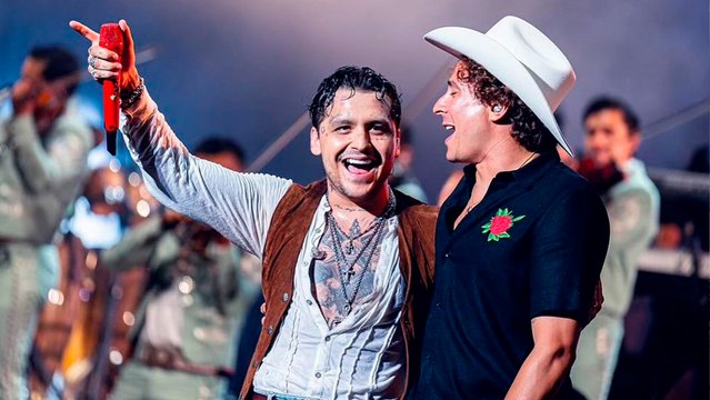 Christian Nodal sube al escenario a Guillermo Ochoa para cantar 'Adiós Amor' y celebrar su cumpleaños